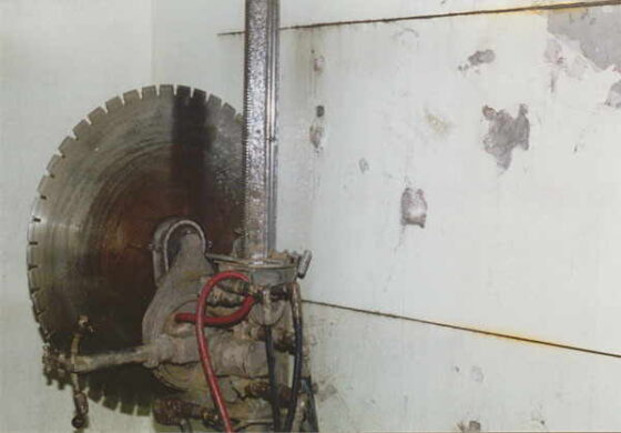 Foto von Sägetechnik an Wand